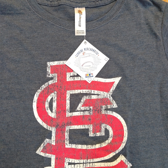 Women's Dark Gray Tee with Red STL Cardinals Logo NWT - Picture 2 of 6